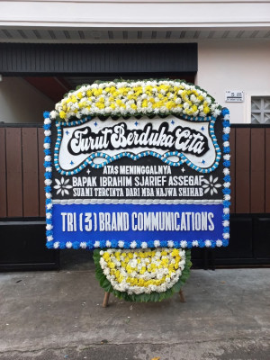 Papan Bunga Duka di Atu Lintang
